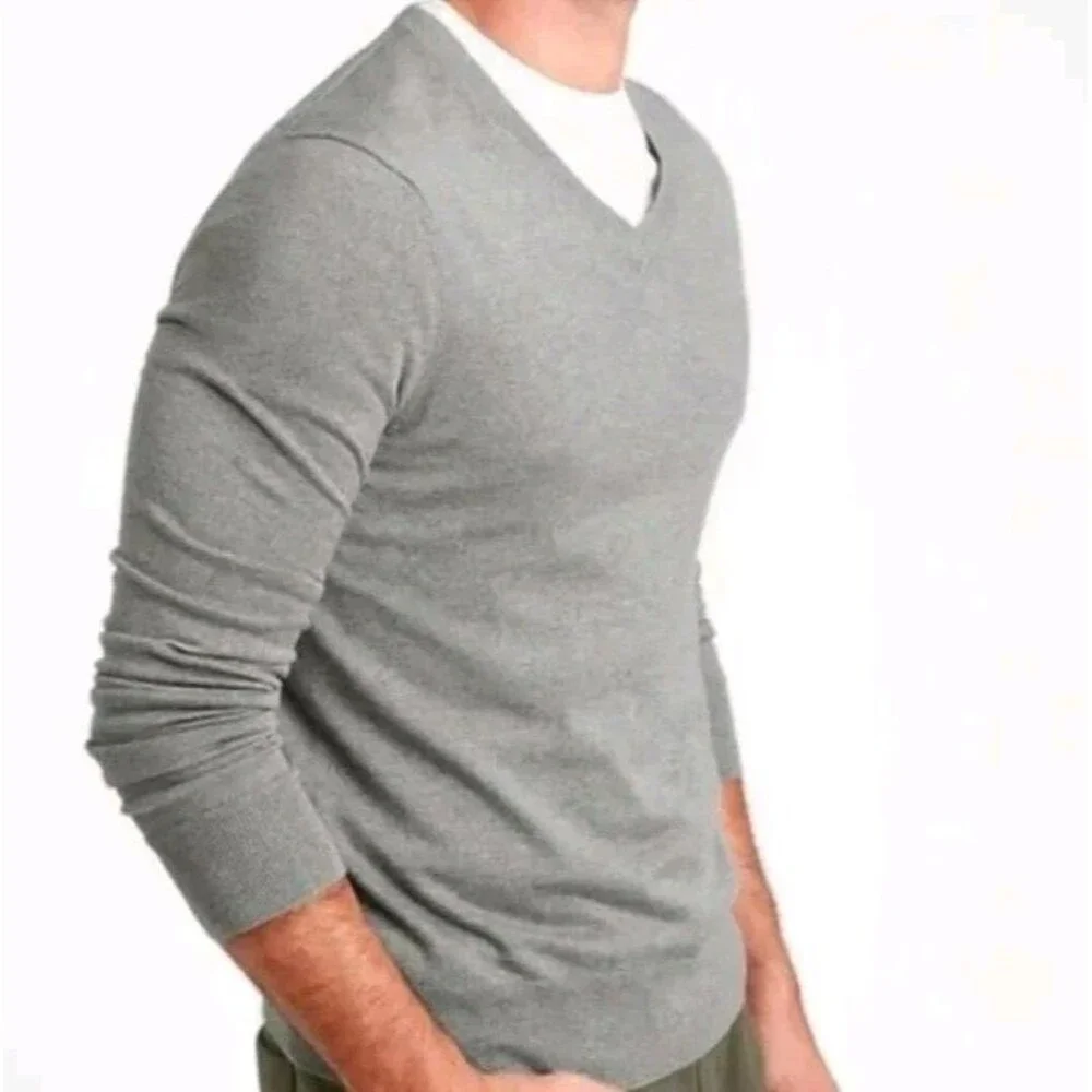 BANANA REPUBLIC MEN’S LUXURY BLEND SILK/ COTTON/CASHMERE V-NECK SWEATER GRAY M